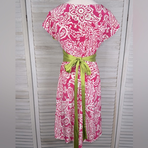 DONNA MORGAN Silk Midi Dress Pink/White Paisley Print with Green Accents-2 - Picture 4 of 4